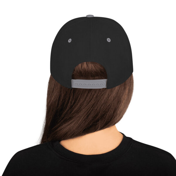 snapback hat