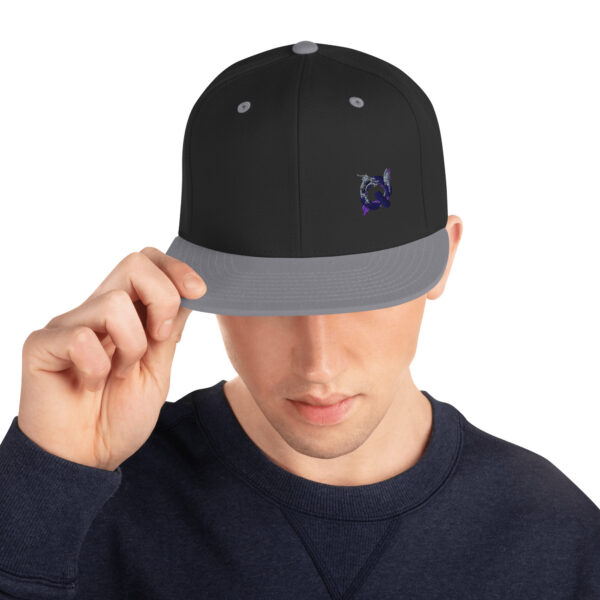 snapback hat
