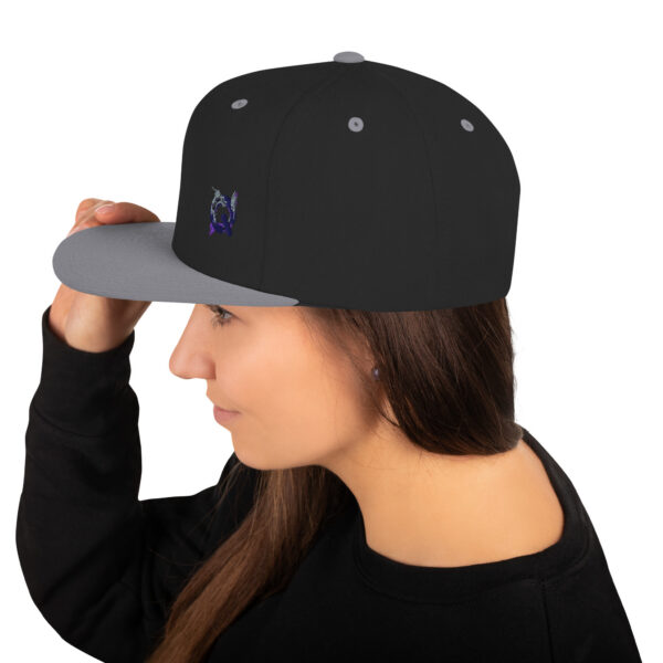 snapback hat