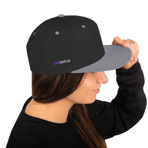 snapback hat